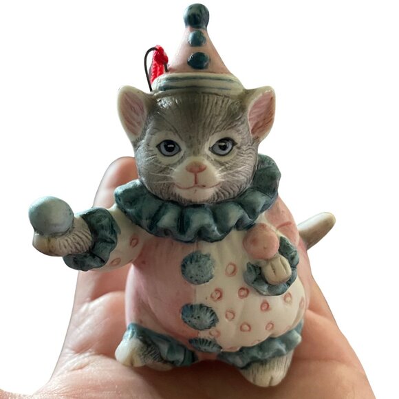 Vintage 1985 B. Shackman Schmid Kitty Cucumber Cat Juggling Ceramic Christmas Or - Picture 1 of 6